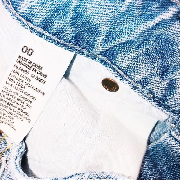 American Eagle cheeky distressed shorts - Picture 3 of 4